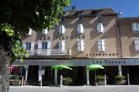 Hôtel restaurant les Tilleuls de Pareloup (groupe)